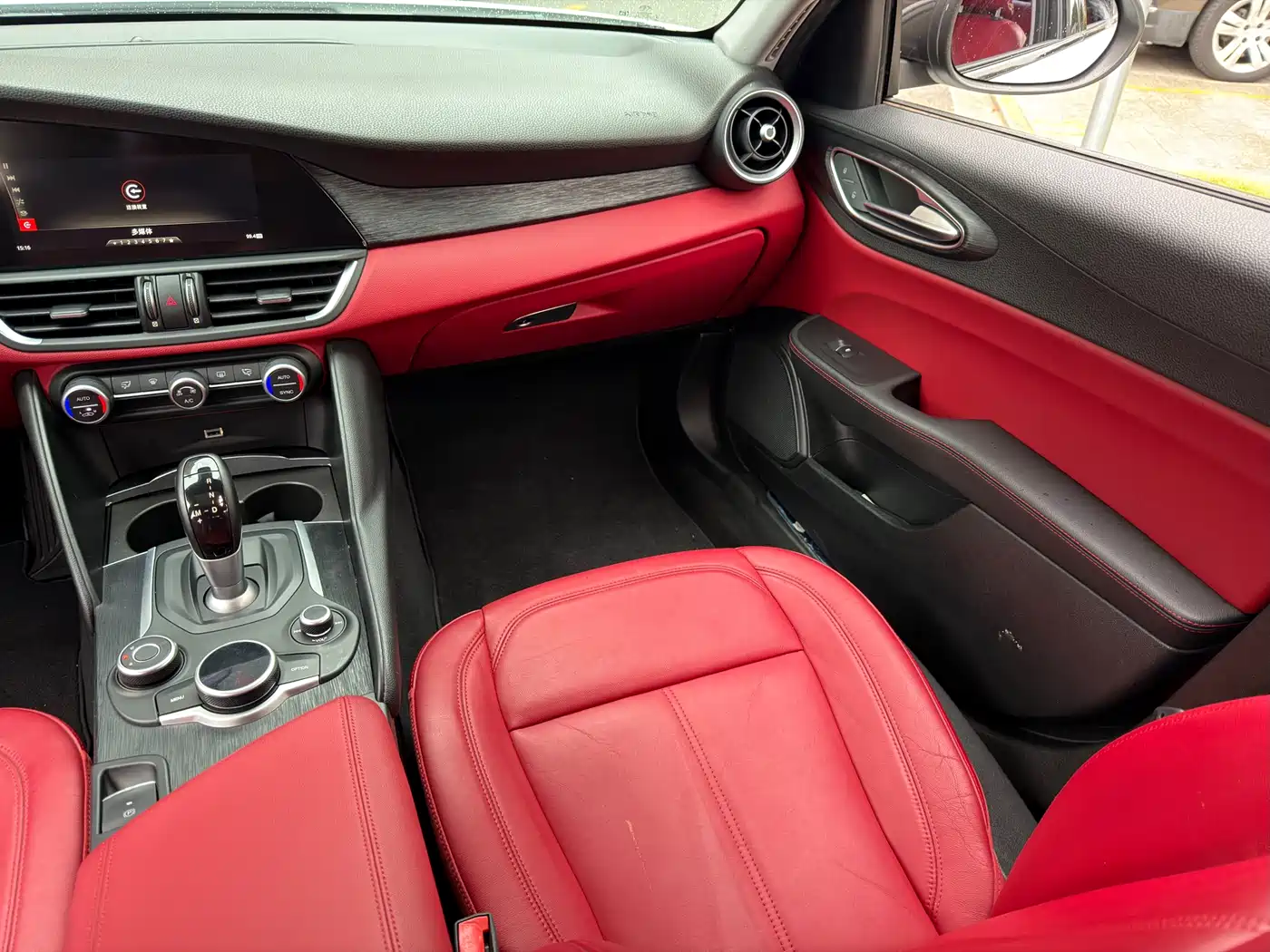Alfa Romeo Giulia 2020 2.0T 280HP Dark Night Phantom Limited фото 14