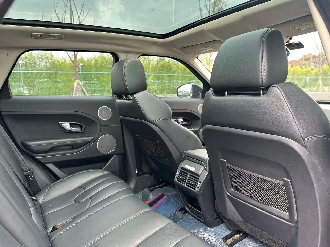 Land Rover Range Rover Evoque 2015 2.0T 5-Door Fashion Edition фото 16