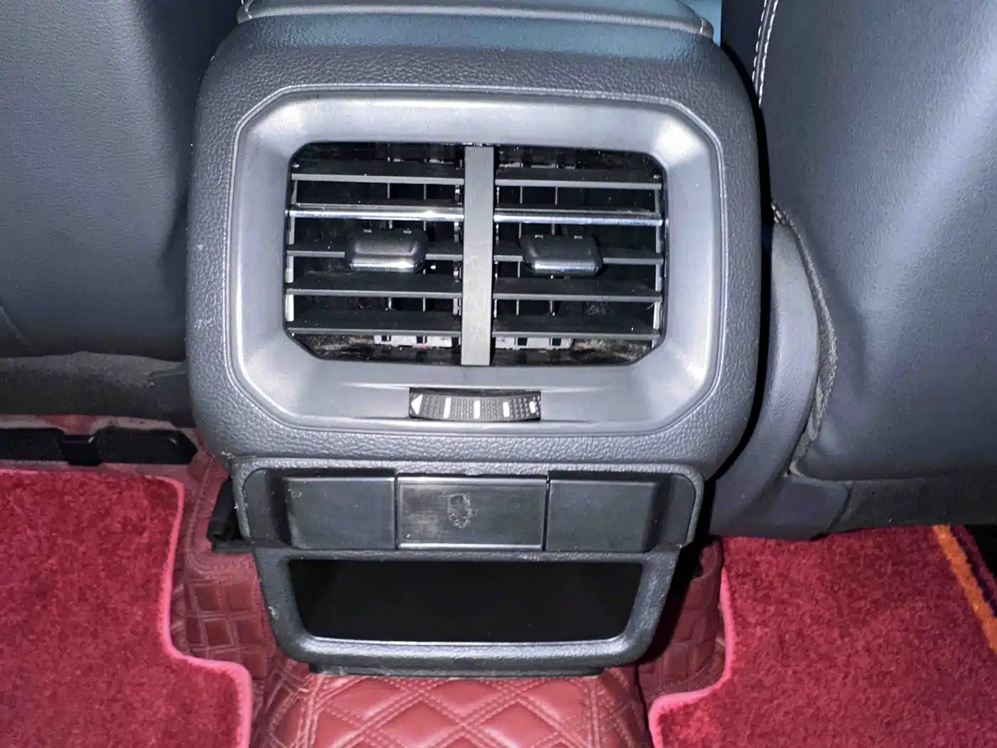Volkswagen Tharu 2022 280TSI FWD Luxury Edition фото 14