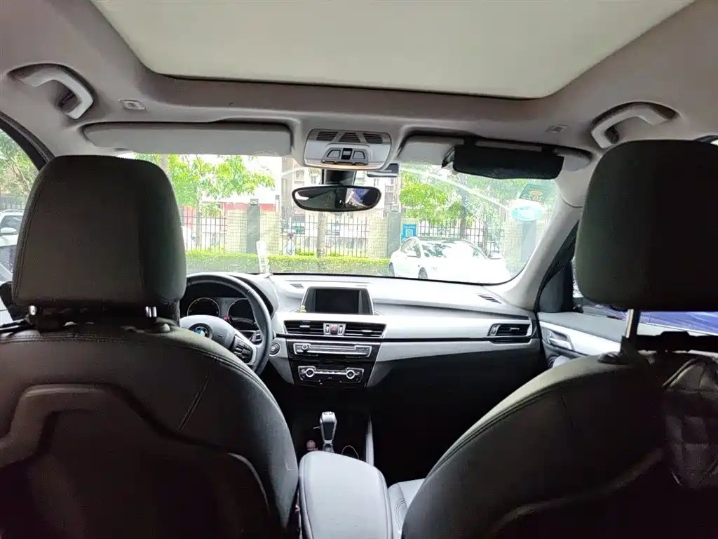 BMW X1 2018 sDrive20Li Leading Model фото 9