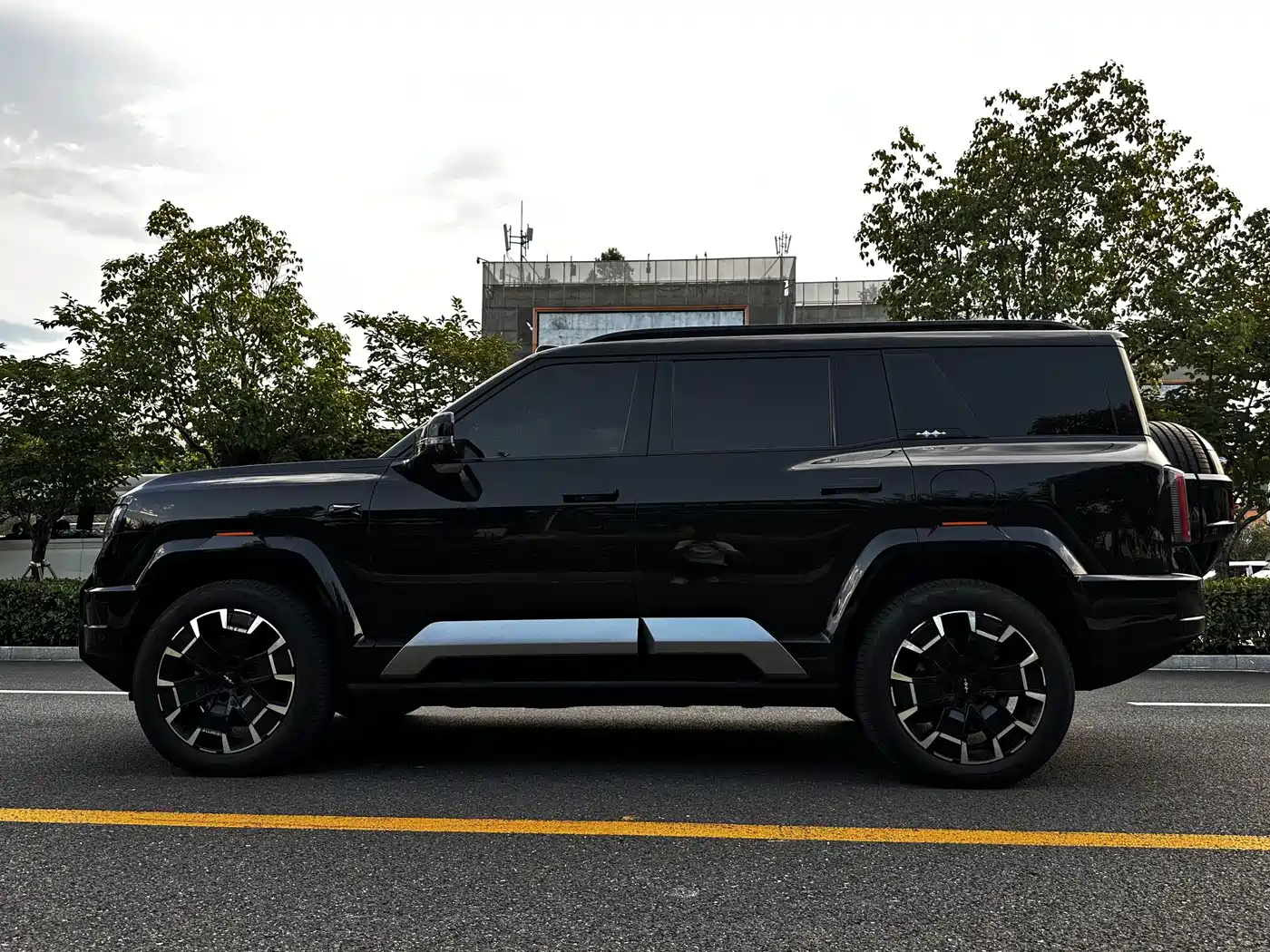 Fang Cheng Bao Leopard 8 2024 2025 Zhiyong Flagship 6-Seater