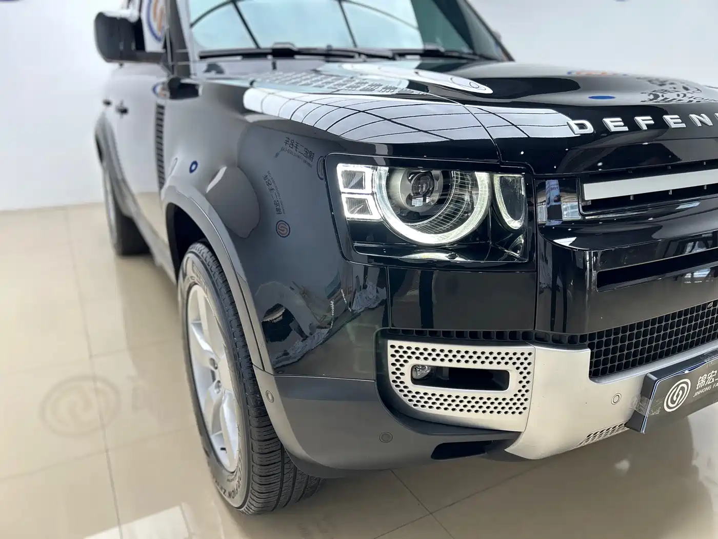 Land Rover Defender 2023 Model Year 130 3.0T P400 HSE фото 4
