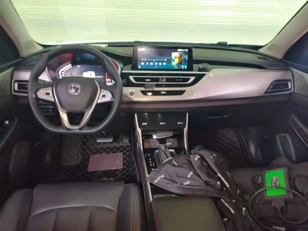 Photo 10 - Changan CS75