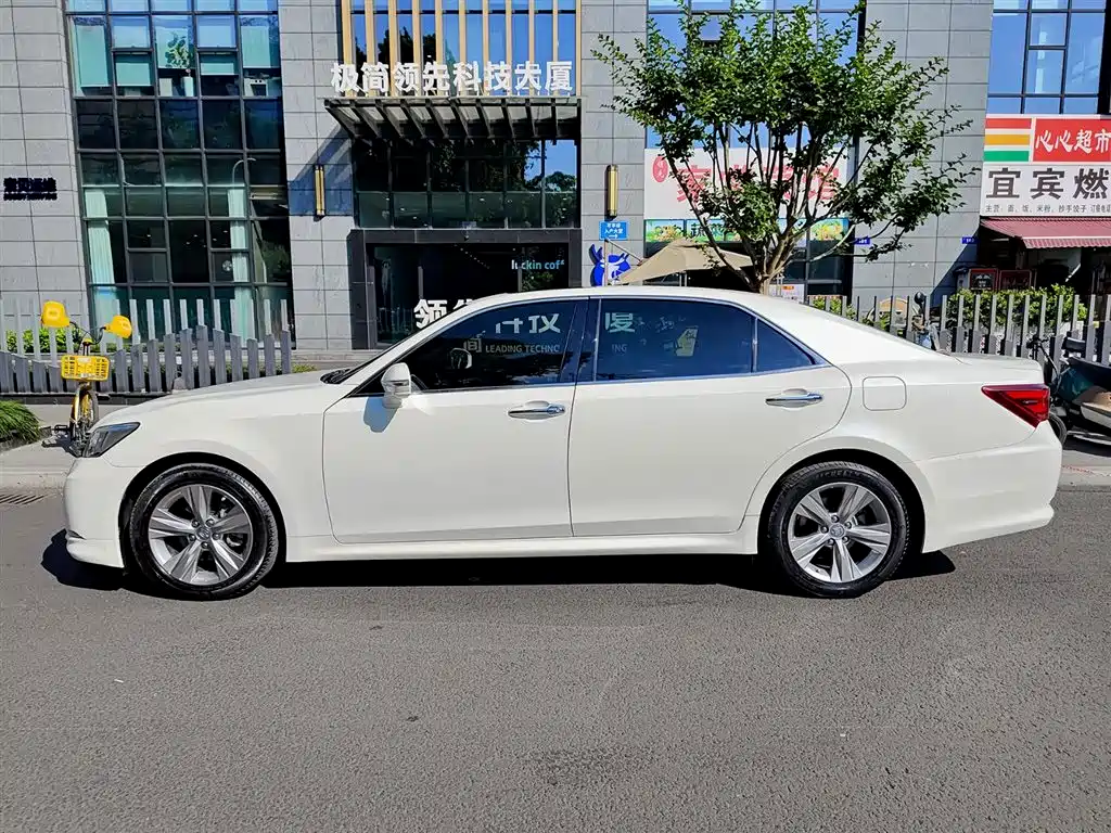 Toyota Crown 2015 2.0T Fashion фото 3
