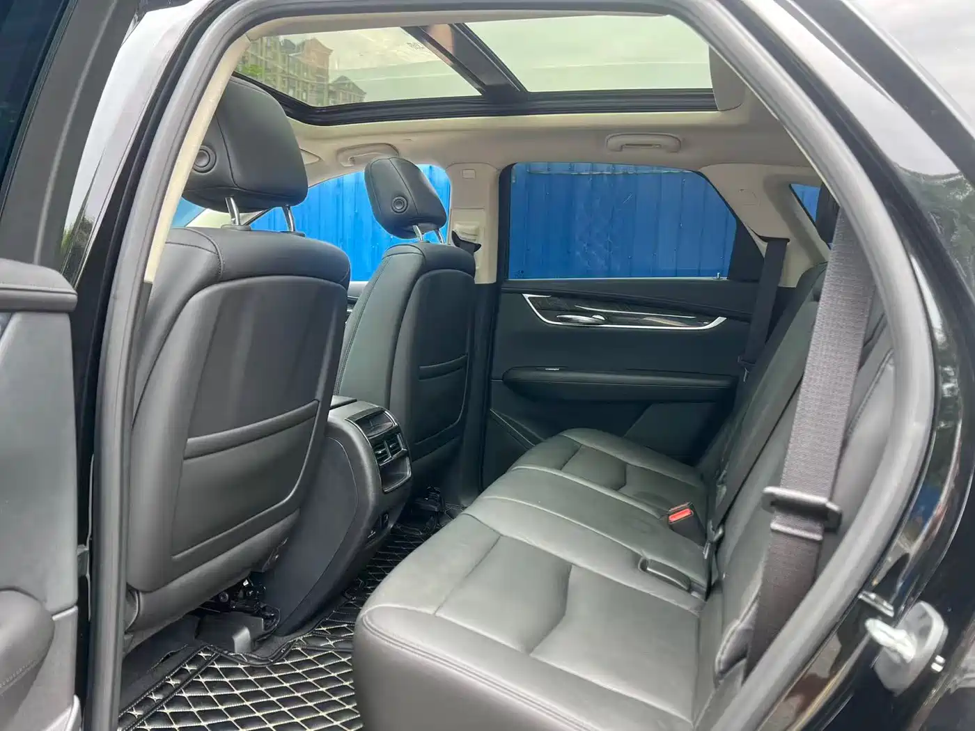 Photo 12 - Cadillac XT5