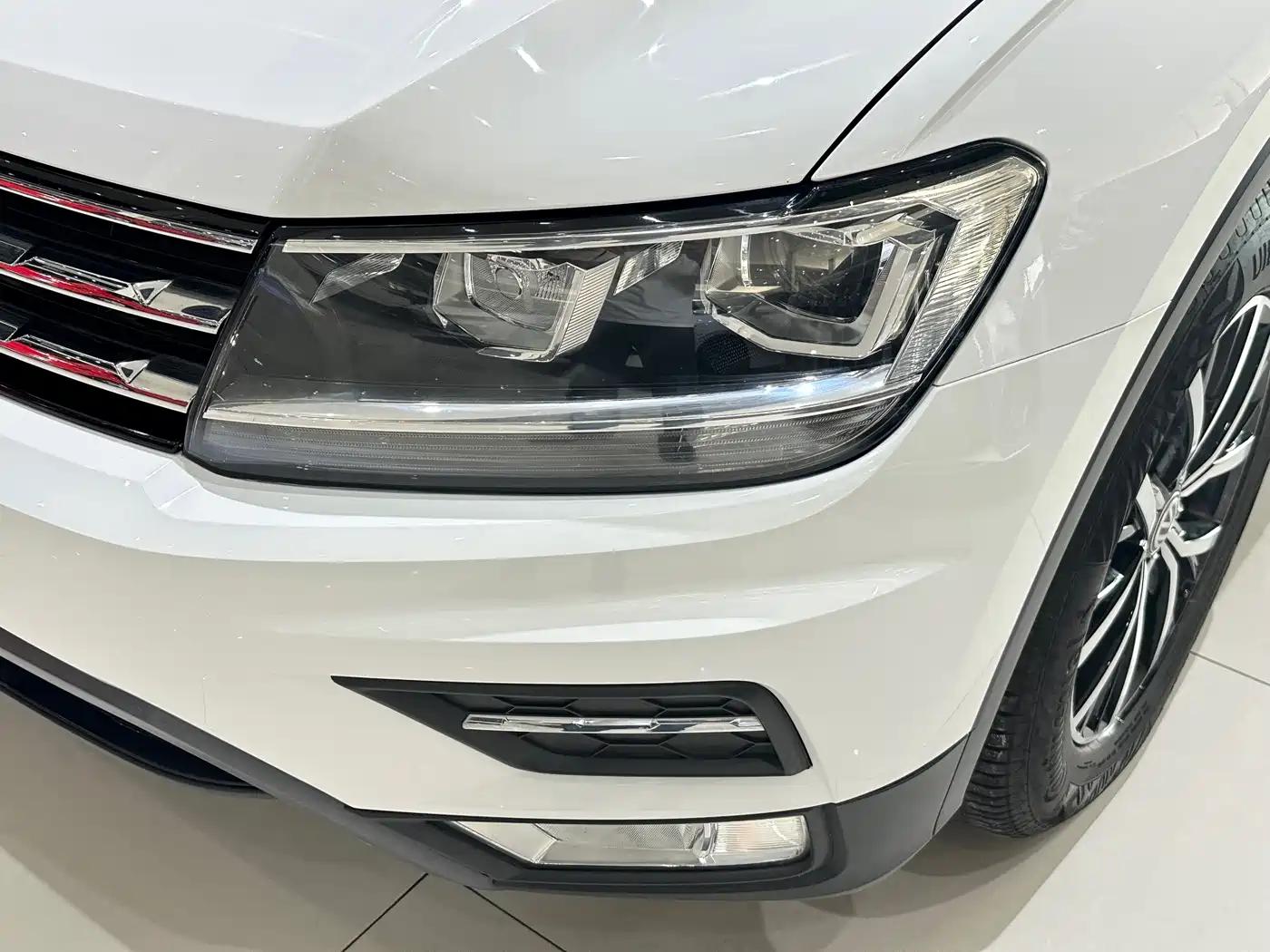 Volkswagen Tiguan L 2018 330TSI Automatic 2WD Luxury Edition фото 3