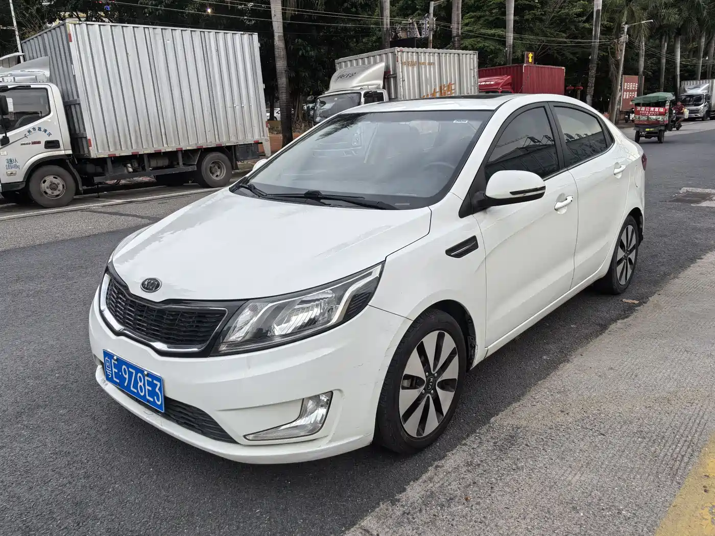 Photo 1 - Kia K2
