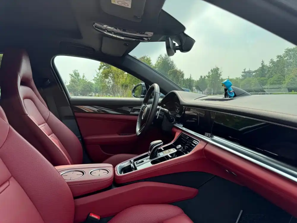 Фото 7 - Porsche Panamera