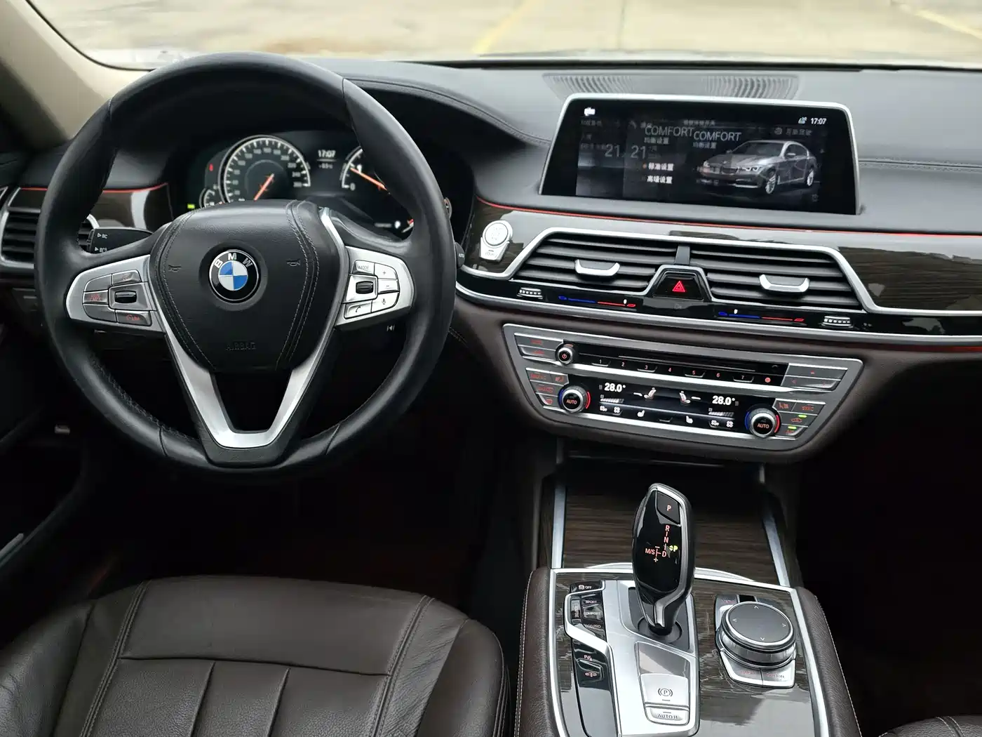 BMW 7 Series 2016 730Li Leading фото 12