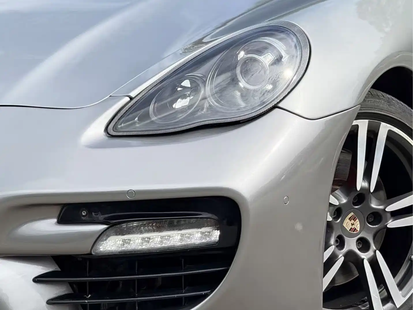 صورة 15 - Porsche Panamera