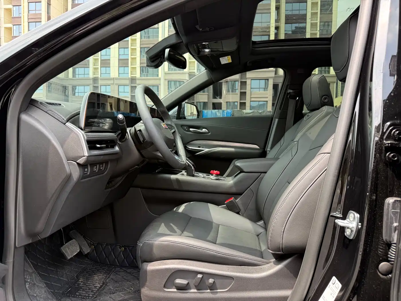 Cadillac XT4 2024 Facelift 28T 2WD Luxury фото 5