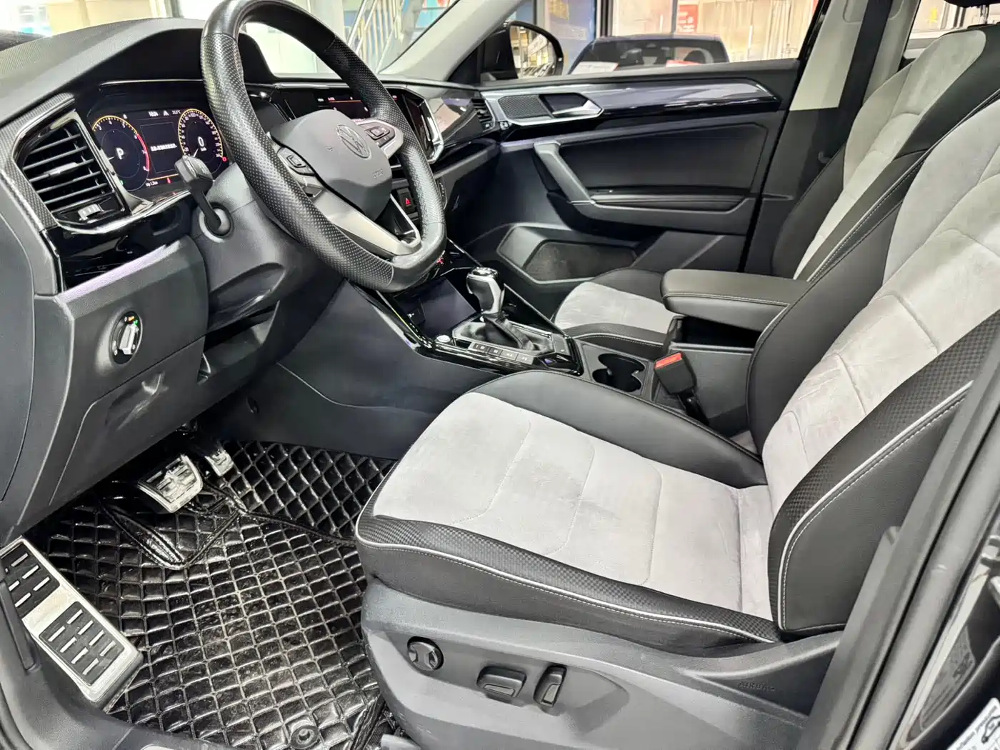 Volkswagen Tayron X 2020 330TSI 2WD Premium Smart Edition фото 9