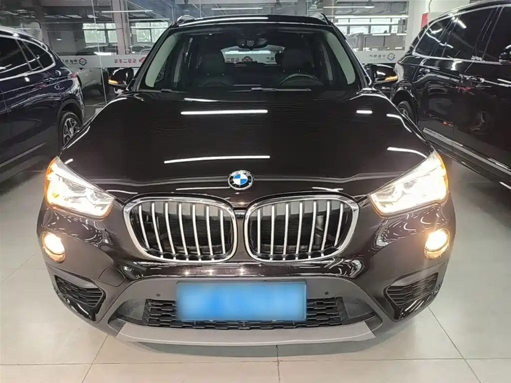BMW X1 2016 sDrive18Li Premium Model фото 3
