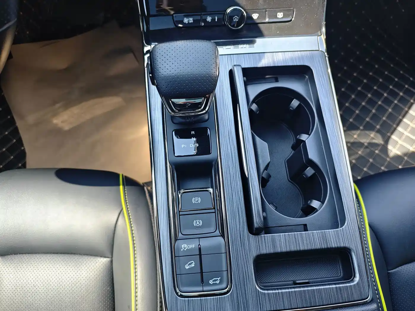 Фото 7 - Roewe RX5