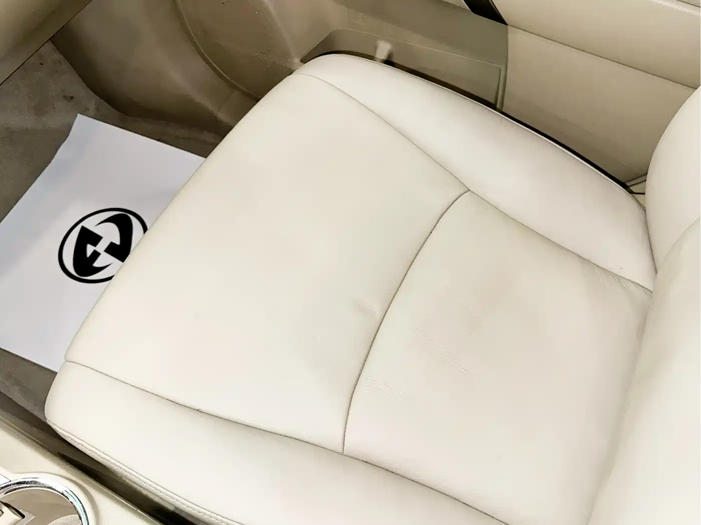 Toyota Highlander 2012 2.7L 2WD 7-Seater Luxury Edition фото 8