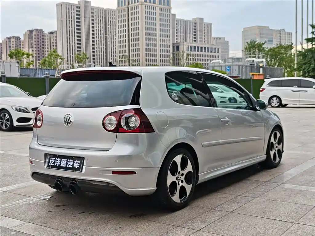 Volkswagen Golf (Import) 2006 GTI 2.0T 3-Door фото 16