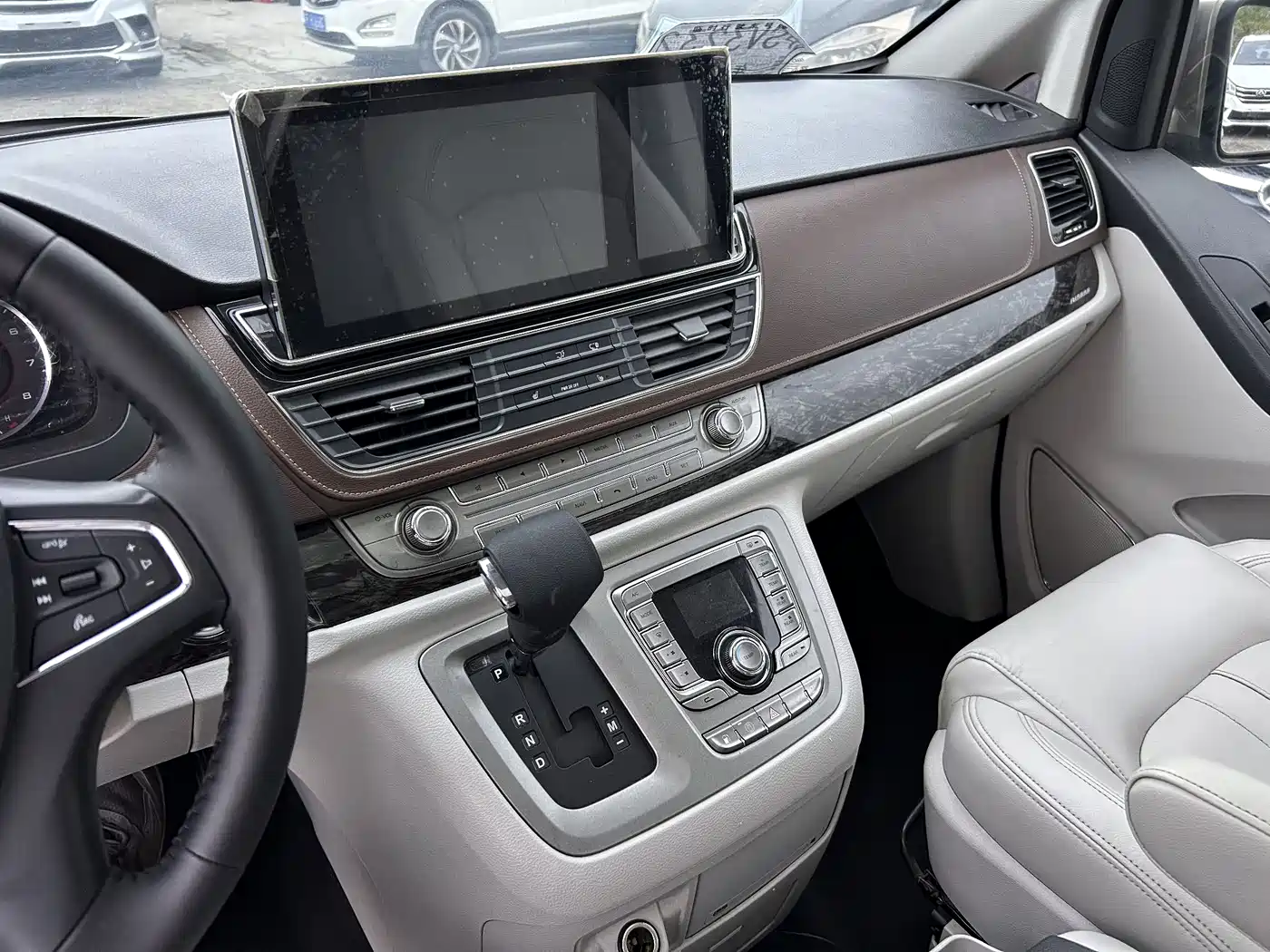 SAIC Maxus Maxus G10 2016 2.0T Automatic Luxury Executive Edition фото 19