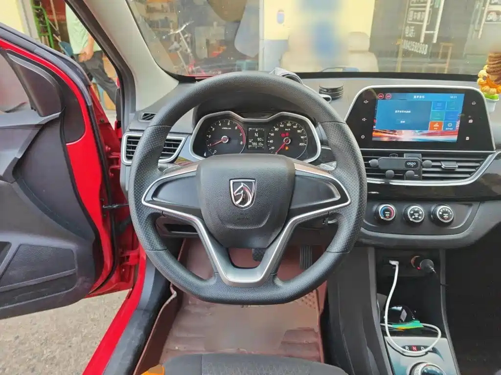 Фото 6 - Baojun 310