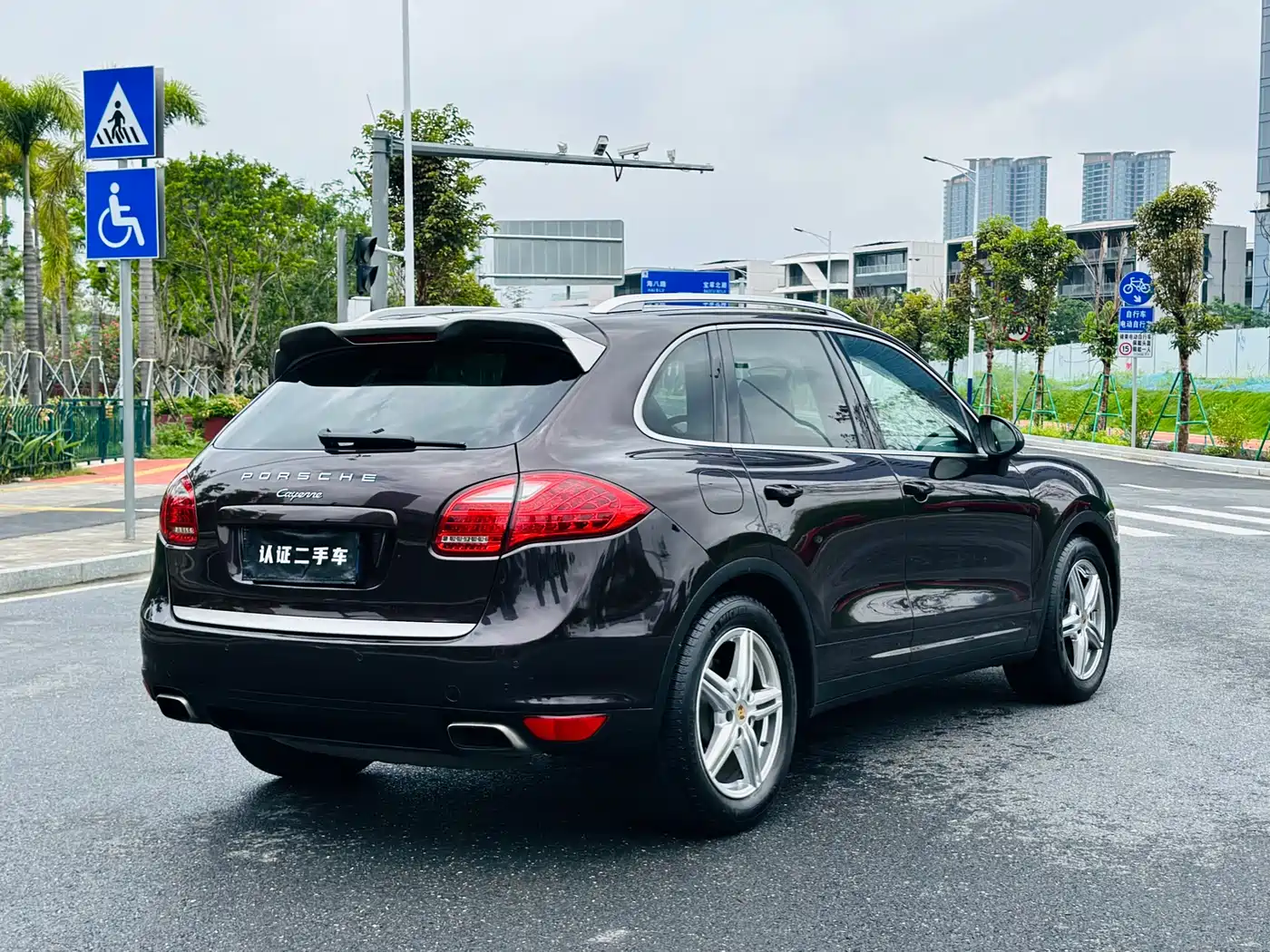 Porsche Cayenne 2014 Cayenne Platinum Edition 3.0T фото 18