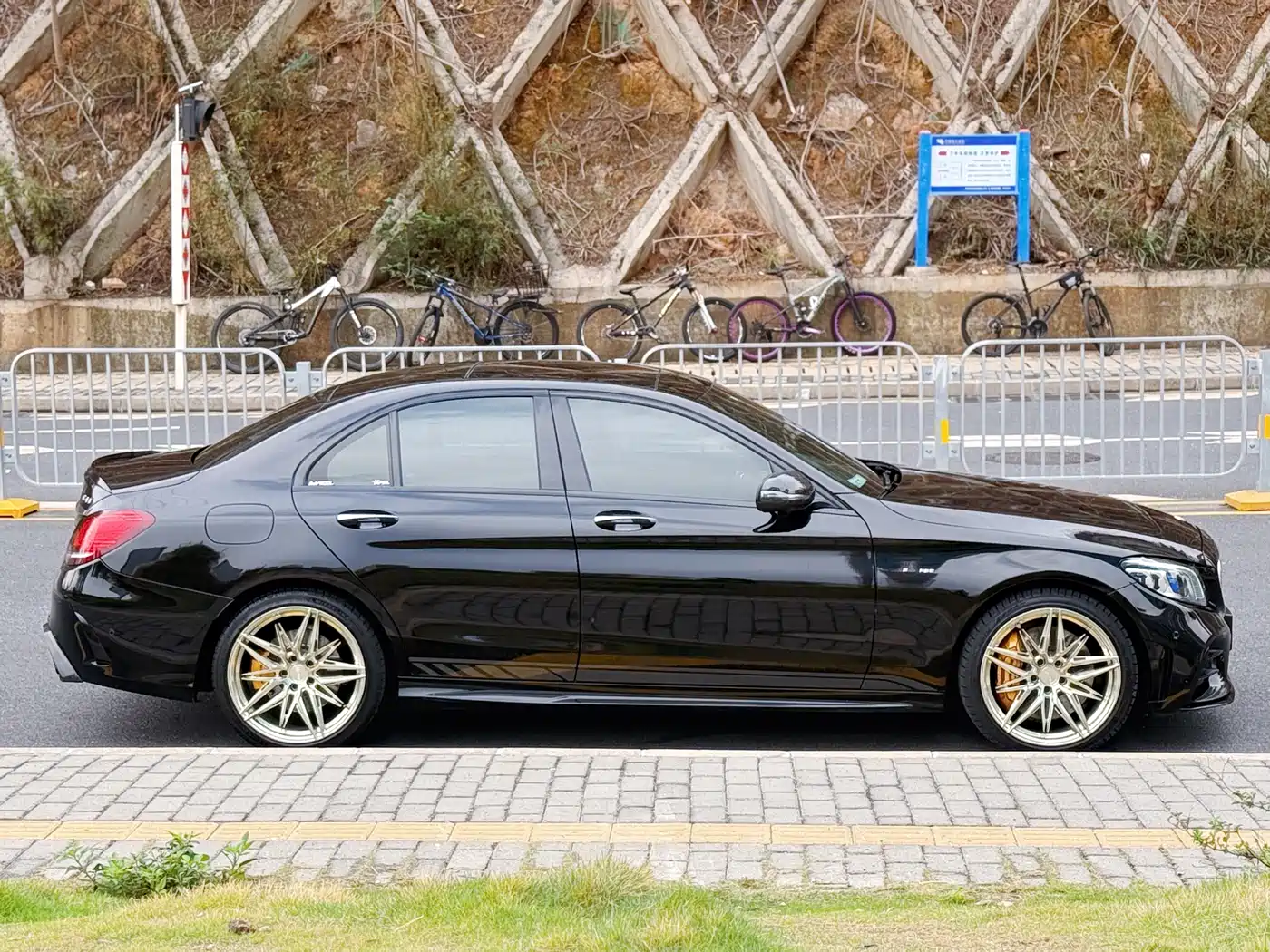 MERCEDES-BENZ C CLASS AMG