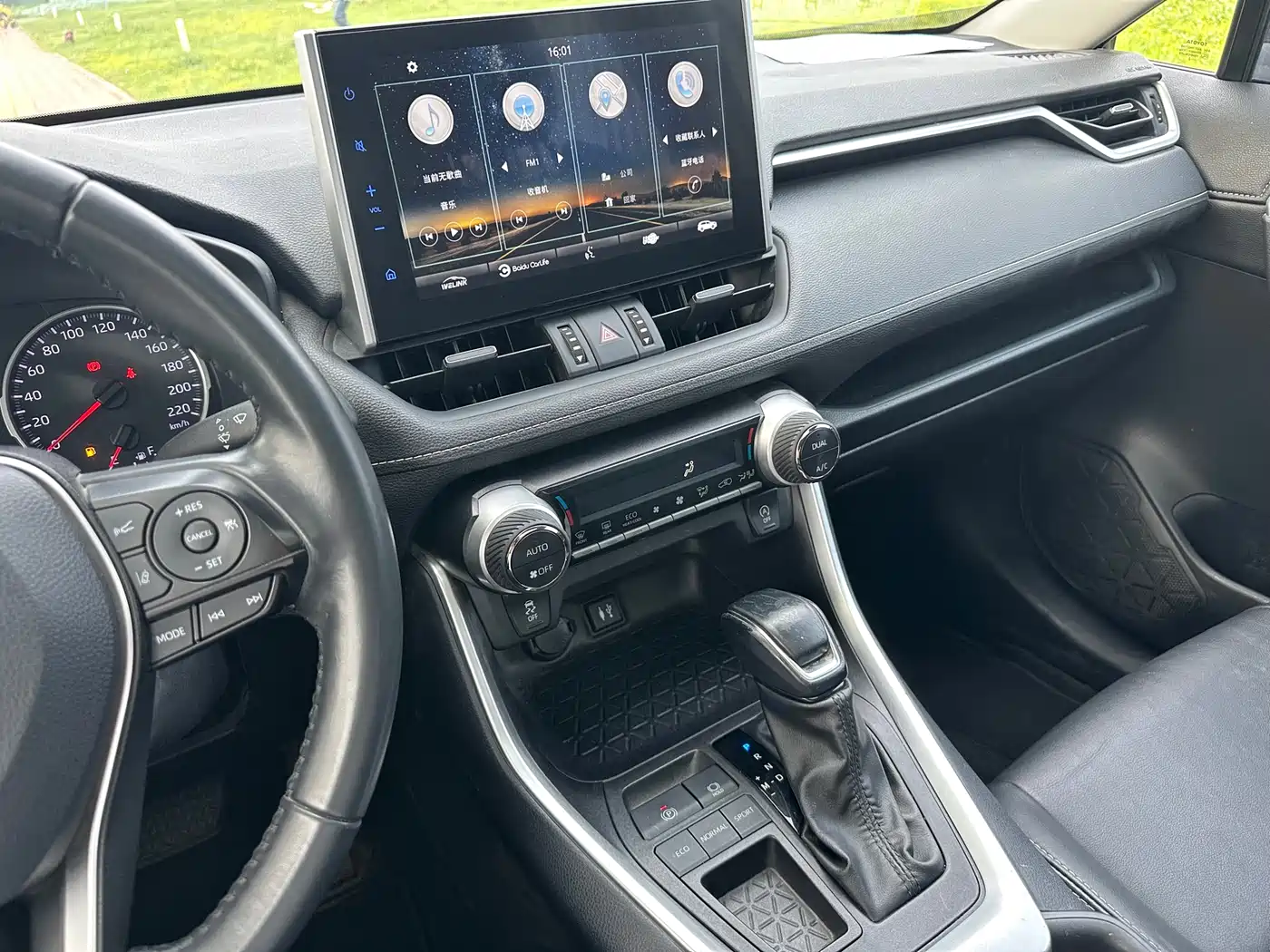 Toyota Wildlander 2022 2.0L CVT FWD Luxury Edition фото 13
