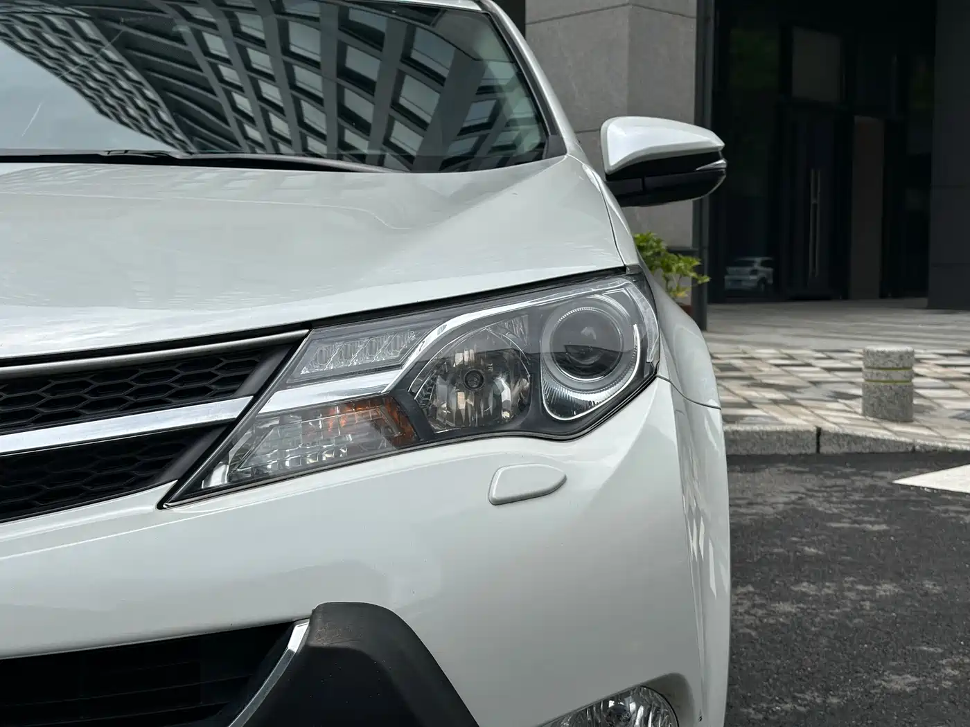 Toyota RAV4 Rongfang 2015 2.5L Automatic 4WD Elite Edition фото 16