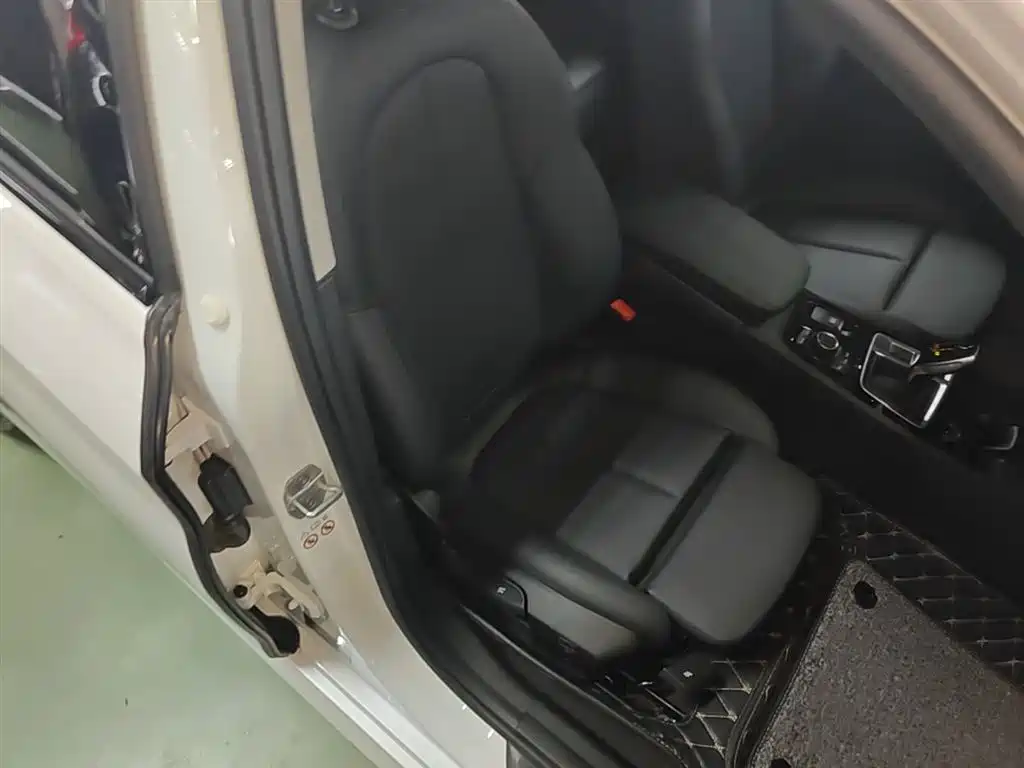 BMW 1 Series 2020 Model 125i Leading M Sport Package фото 25