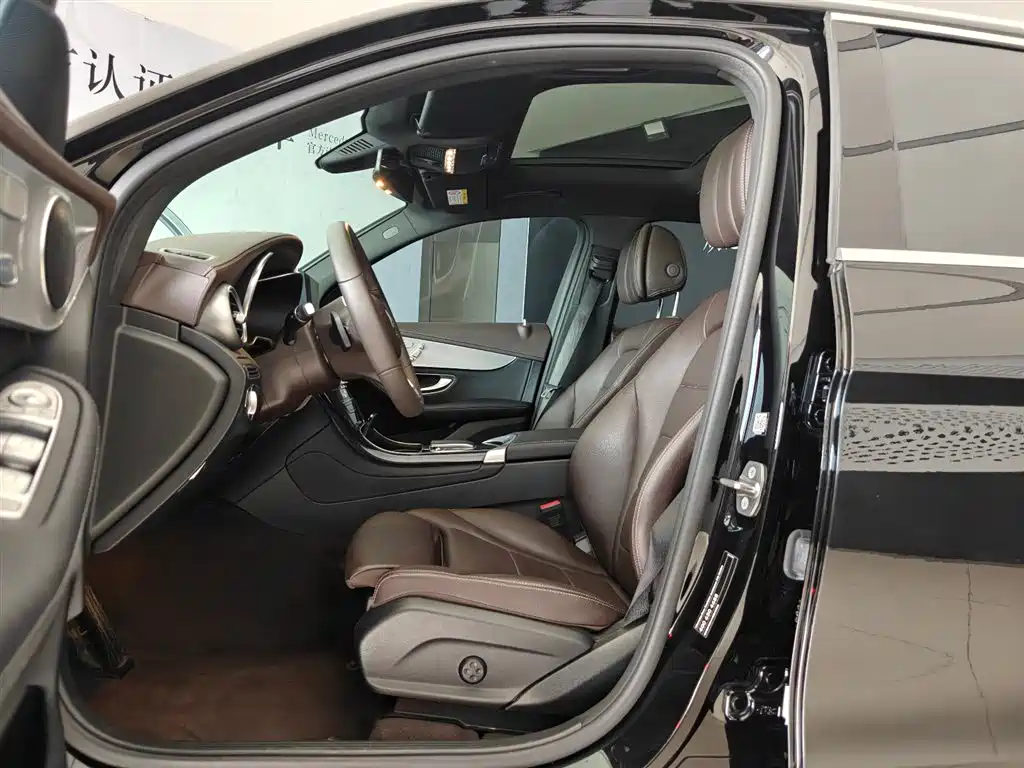 Mercedes-Benz GLC 2022 Model GLC 260 L 4MATIC Dynamic Edition фото 5