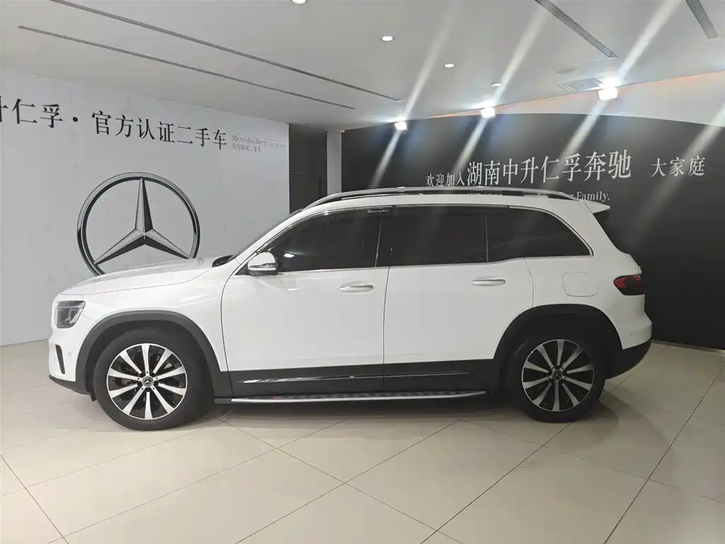 MERCEDES-BENZ GLB