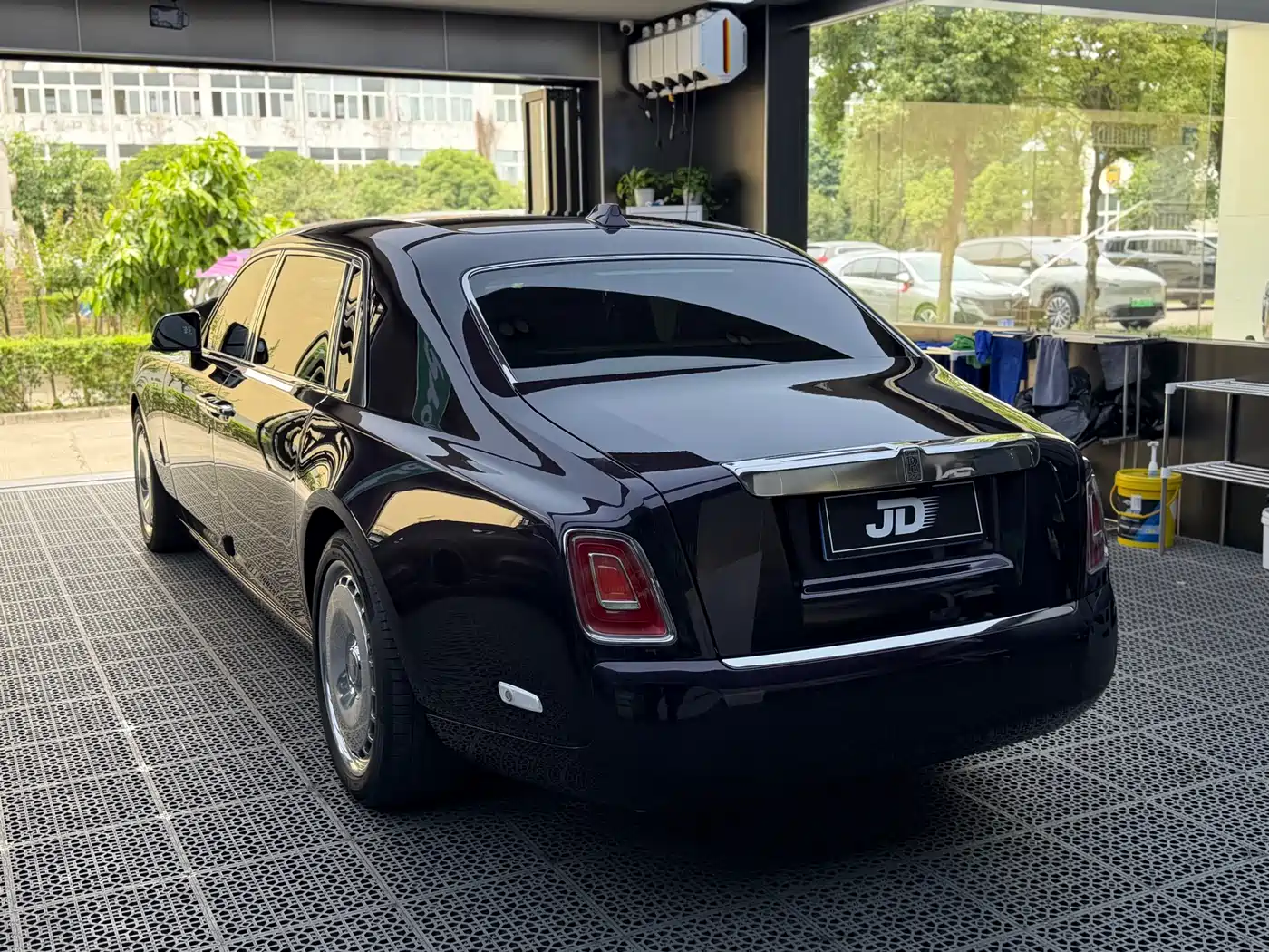 Rolls-Royce Phantom 2018 6.7T Long Wheelbase Version фото 4