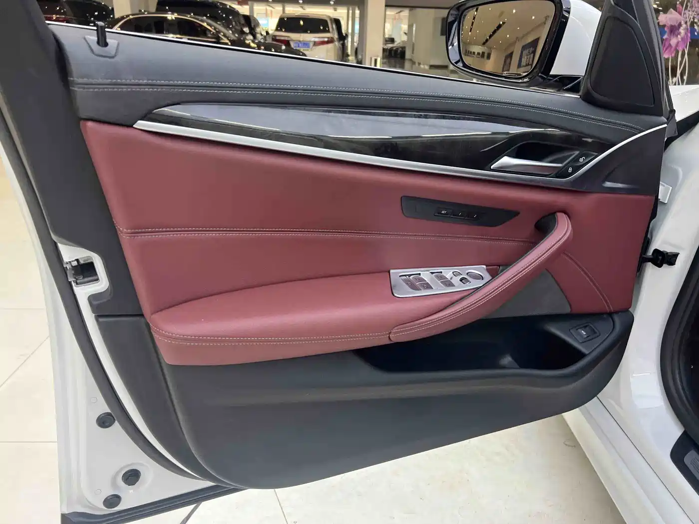 BMW 5 Series 2022 530Li Leading M Sport Package фото 6