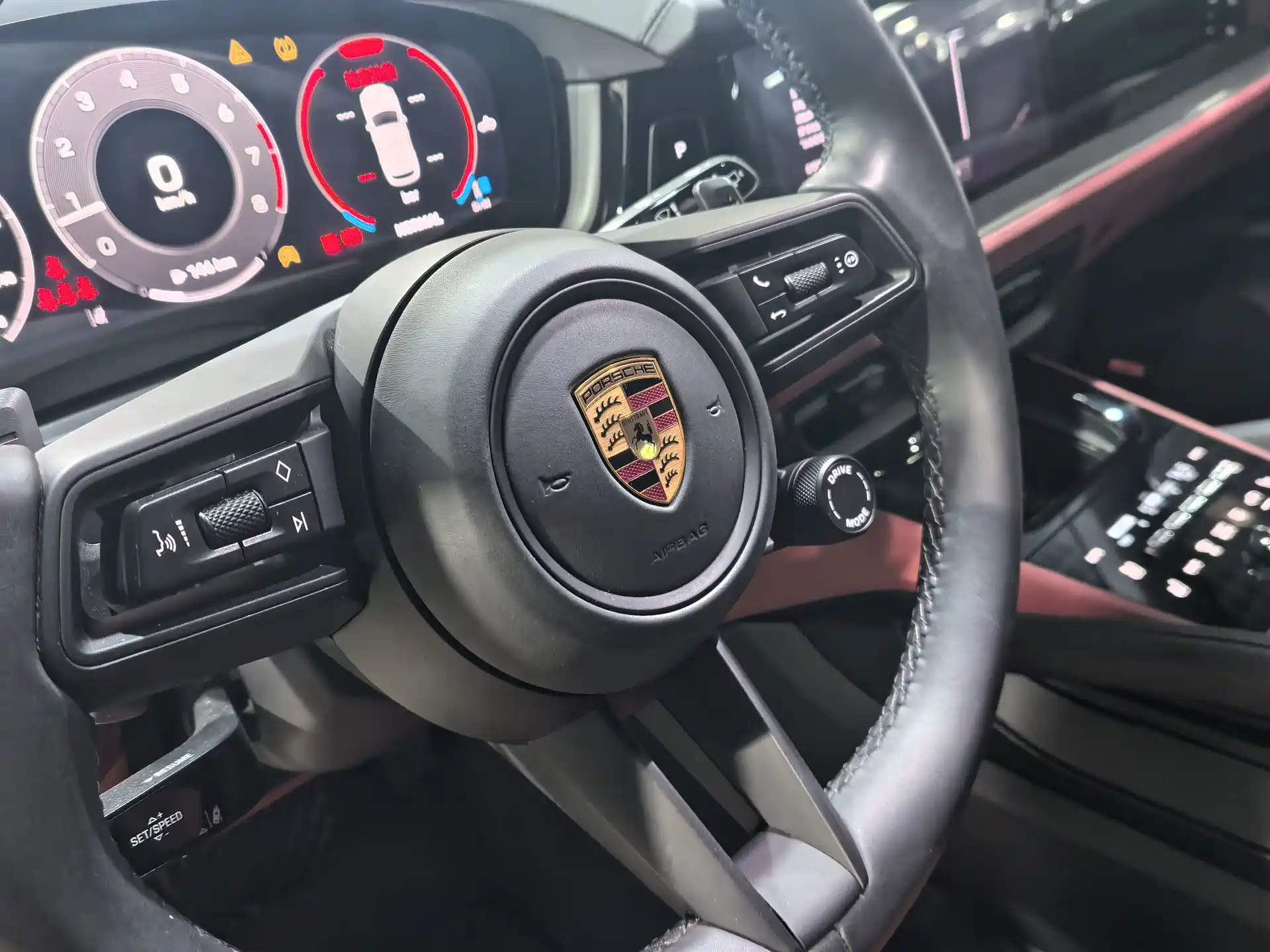 Photo 7 - Porsche Cayenne