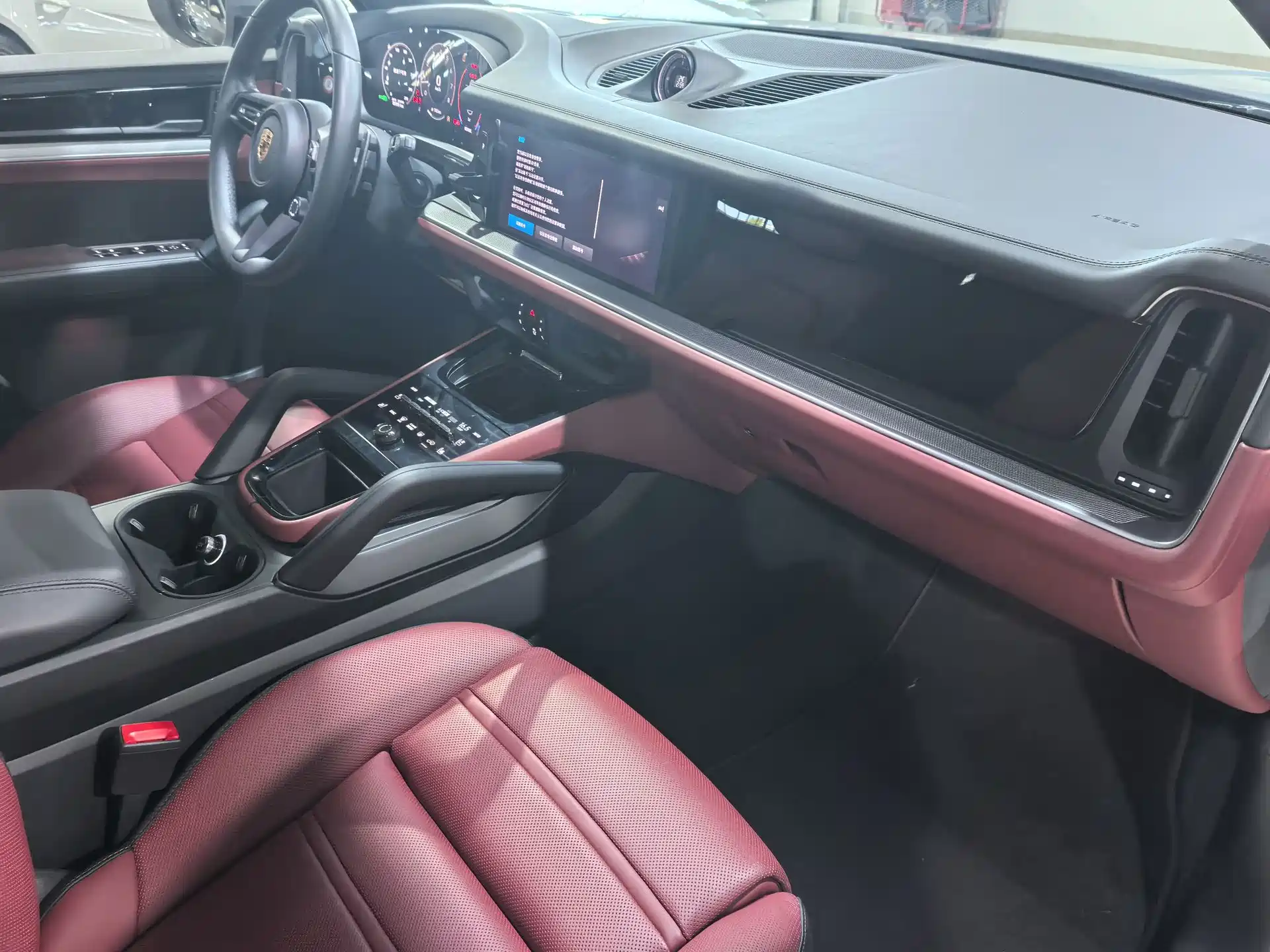 Photo 9 - Porsche Cayenne