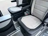 Photo 16 - Volkswagen Multivan