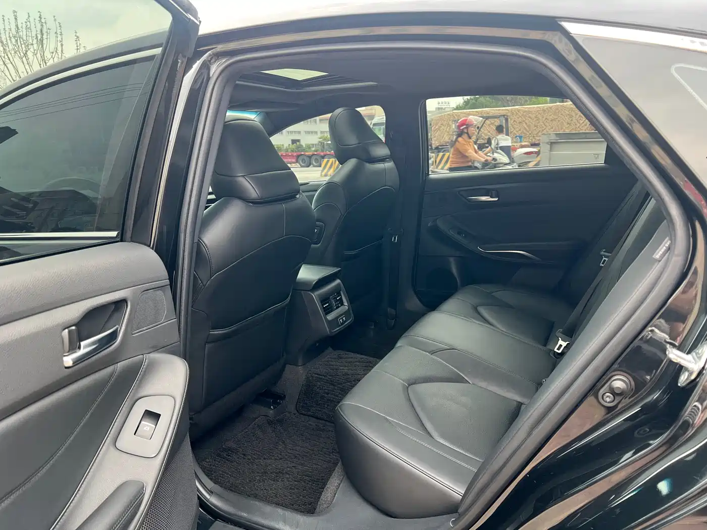 Toyota Avalon 2019 2.0L Luxury Edition (China VI) фото 13
