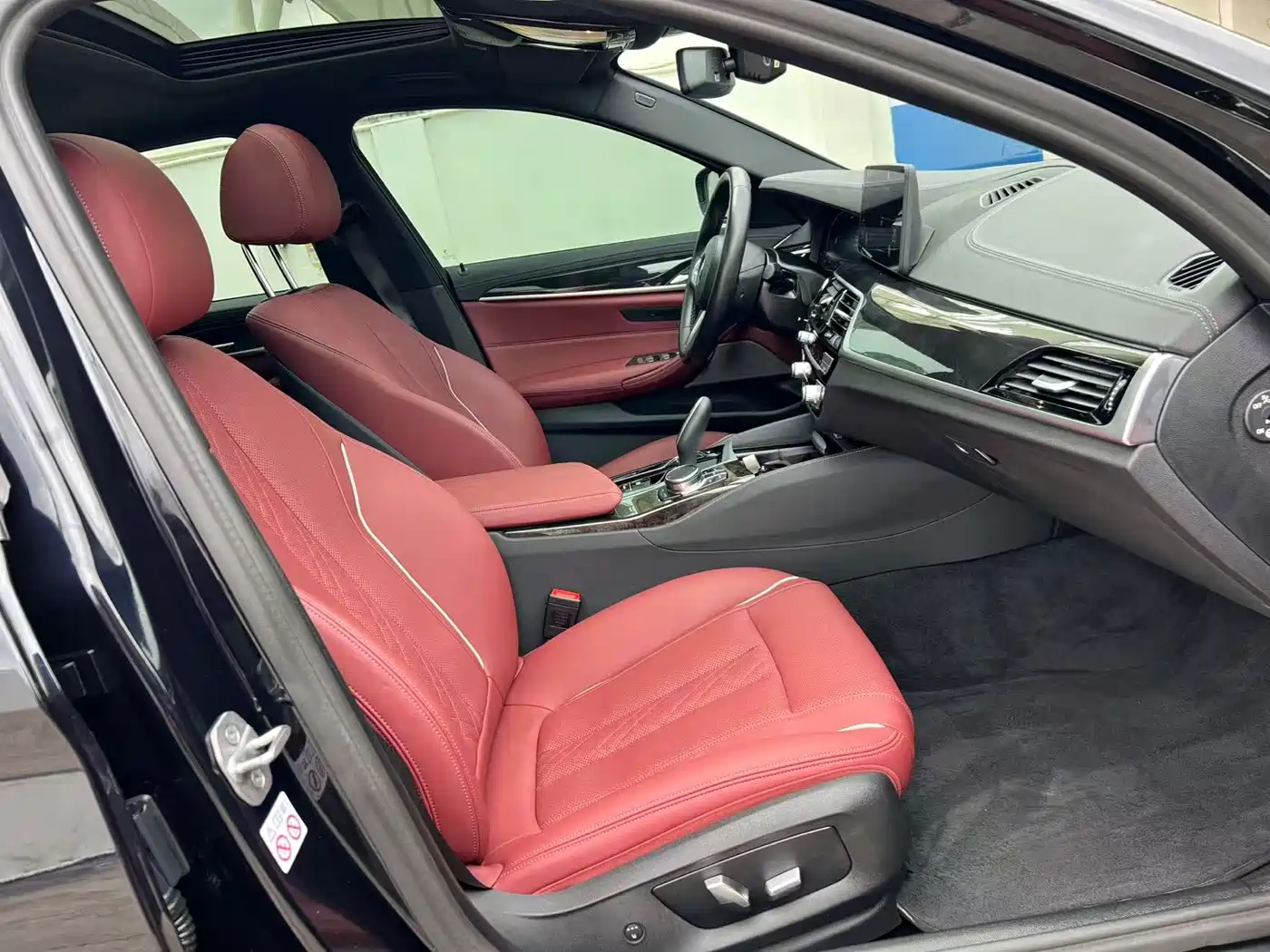 BMW 5 Series 2022 525Li M Sport Package фото 7