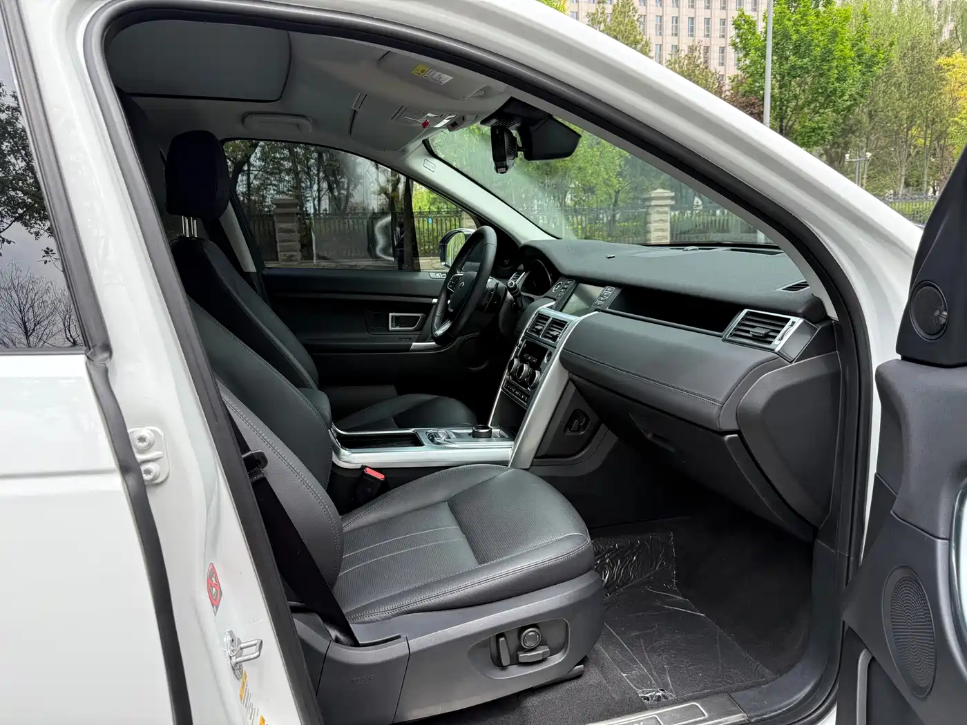 Land Rover Discovery Sport 2018 240PS SE Edition фото 12