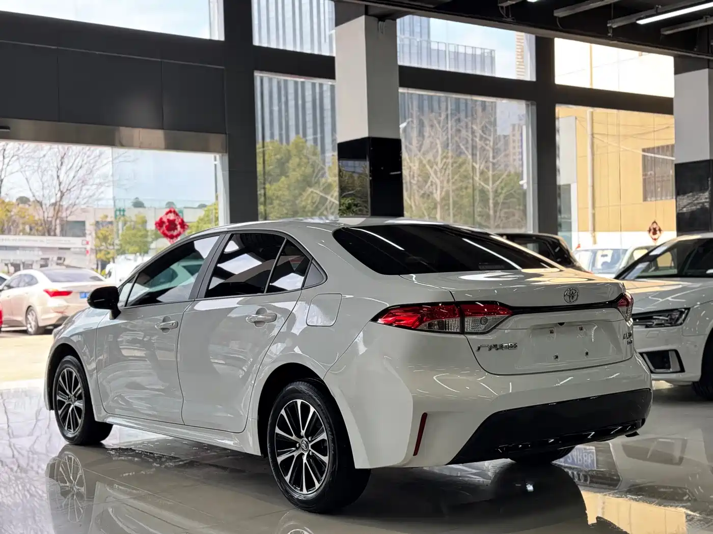 Toyota Levin 2023 185T CVT Luxury фото 7