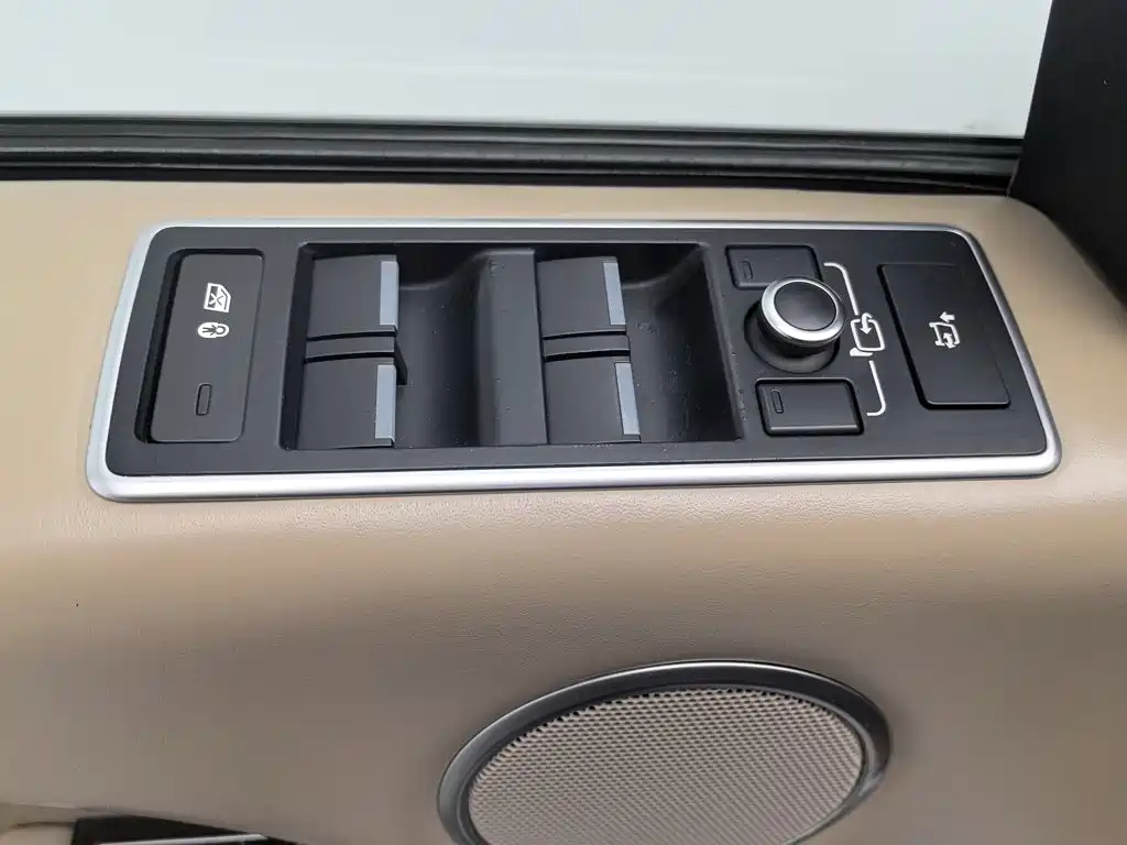 Фото 9 - Land Rover Range Rover