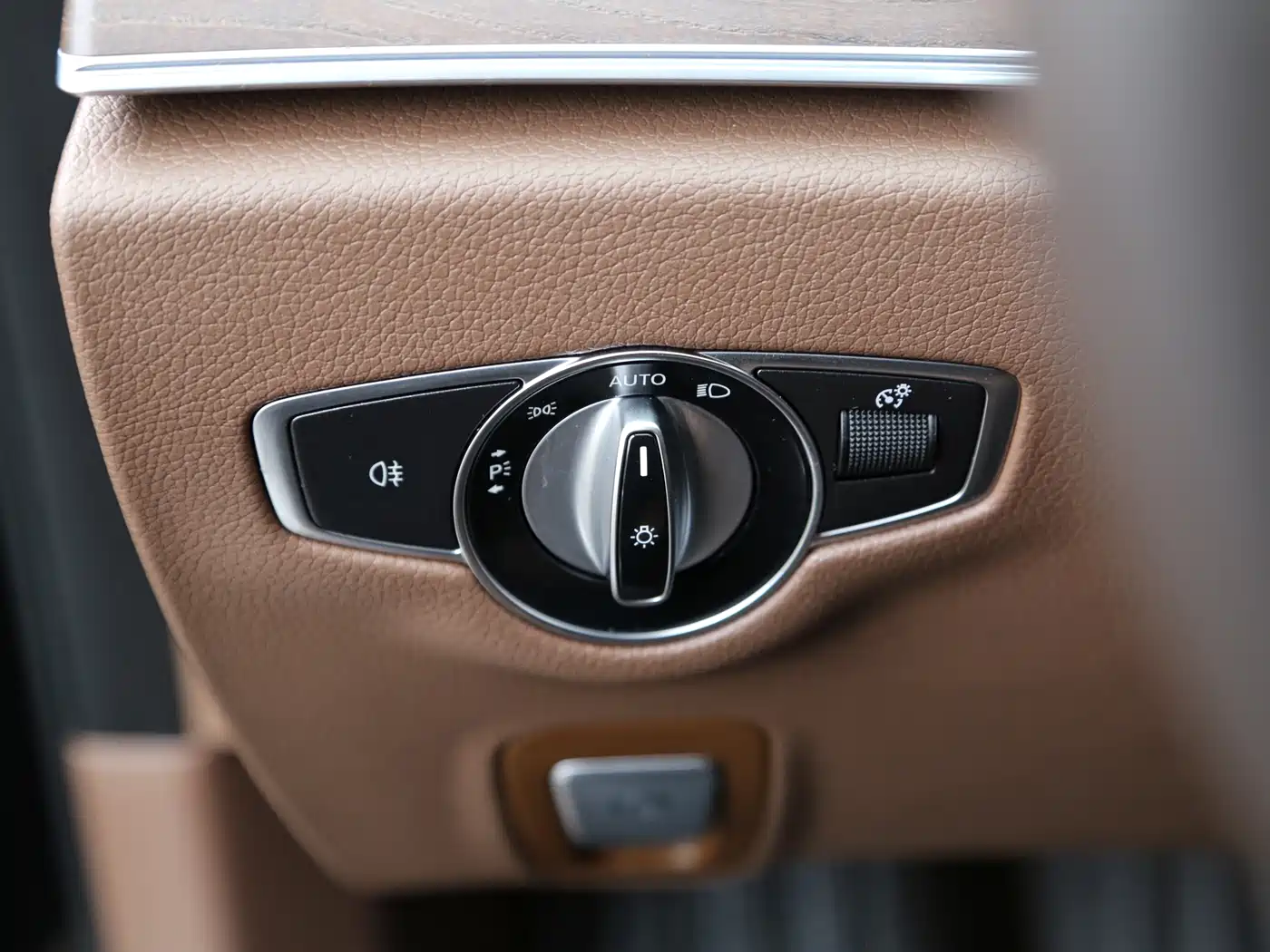 Mercedes-Benz E-Class 2021 E 260 L фото 13