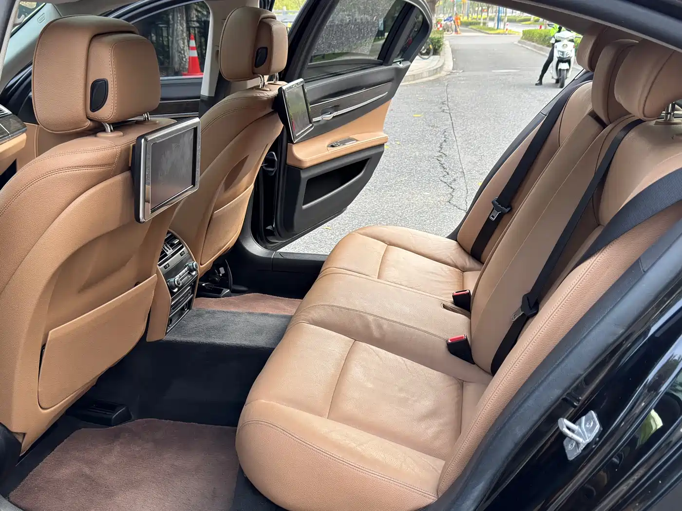 BMW 7 Series 2013 Model 730Li Leading фото 9