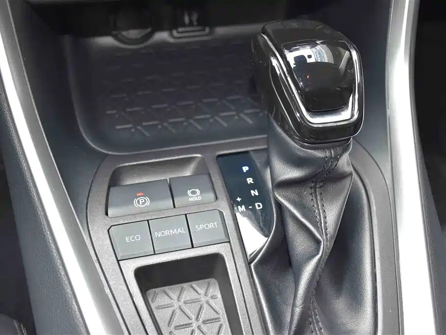 Toyota RAV4 Rongfang 2022 2.0L CVT 2WD Trend Plus Edition фото 13