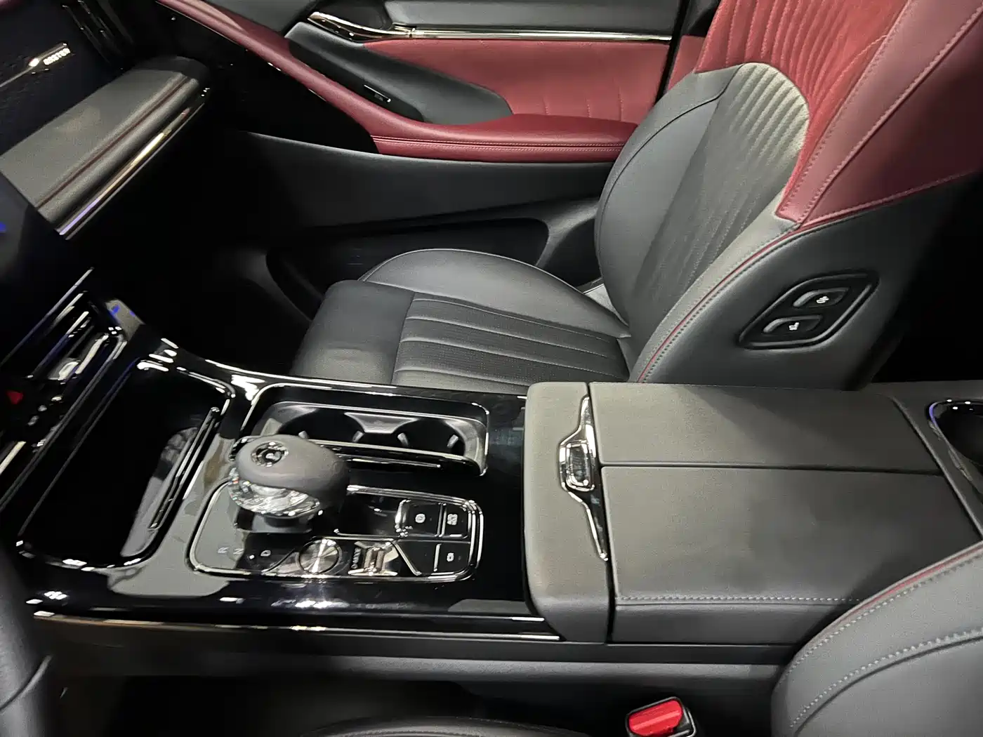 GAC Trumpchi Trumpchi M8 2023 Model Master Series 400T Ultimate Edition фото 7