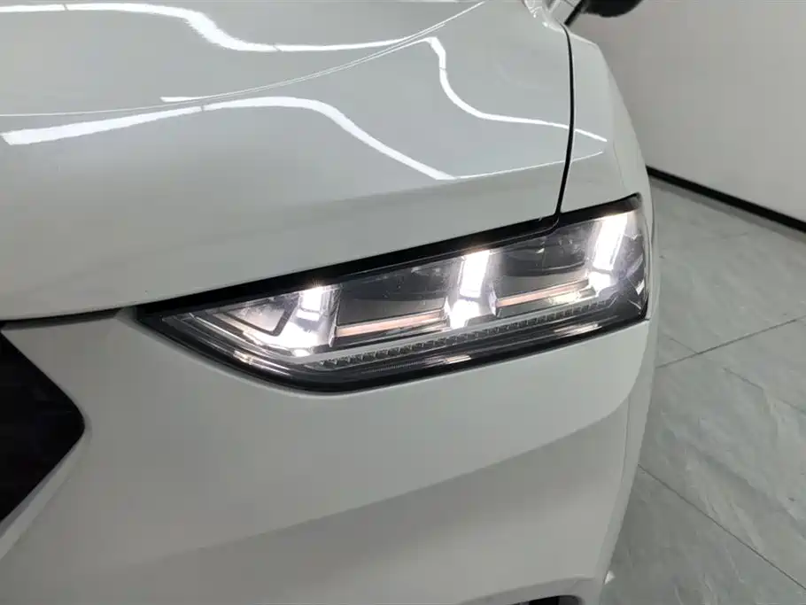 WEI PAI WEI BRAND VV7