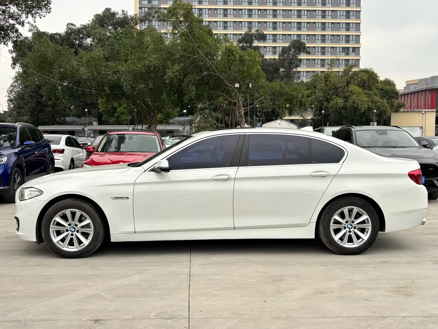 BMW 5 Series 2014 520Li Elegance фото 13