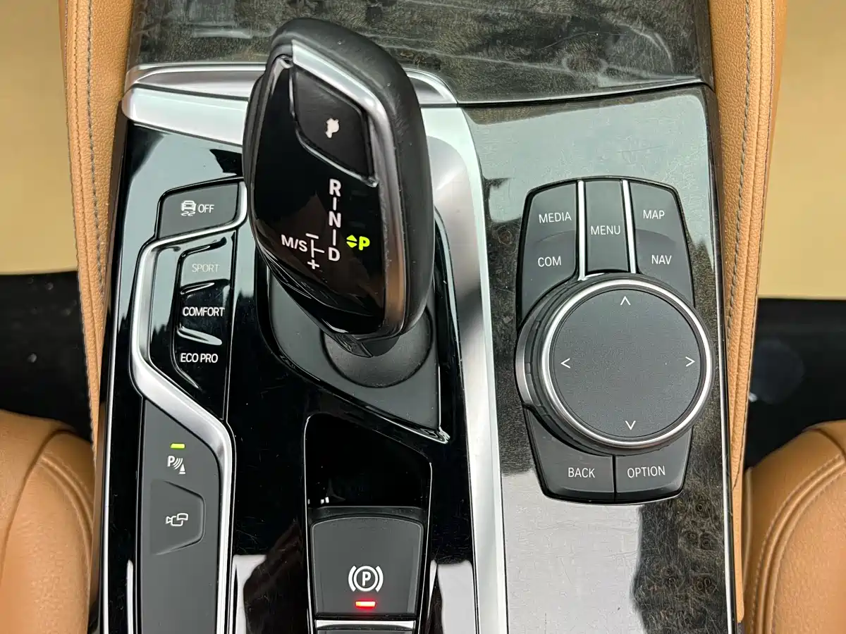 BMW 5 Series 2018 Facelift 530Li Leading M Sport Package фото 13