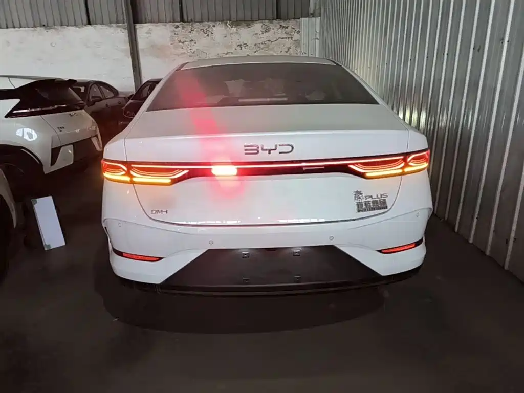 BYD Qin PLUS 2026 DM-i Smart Edition 128KM Progressive фото 6