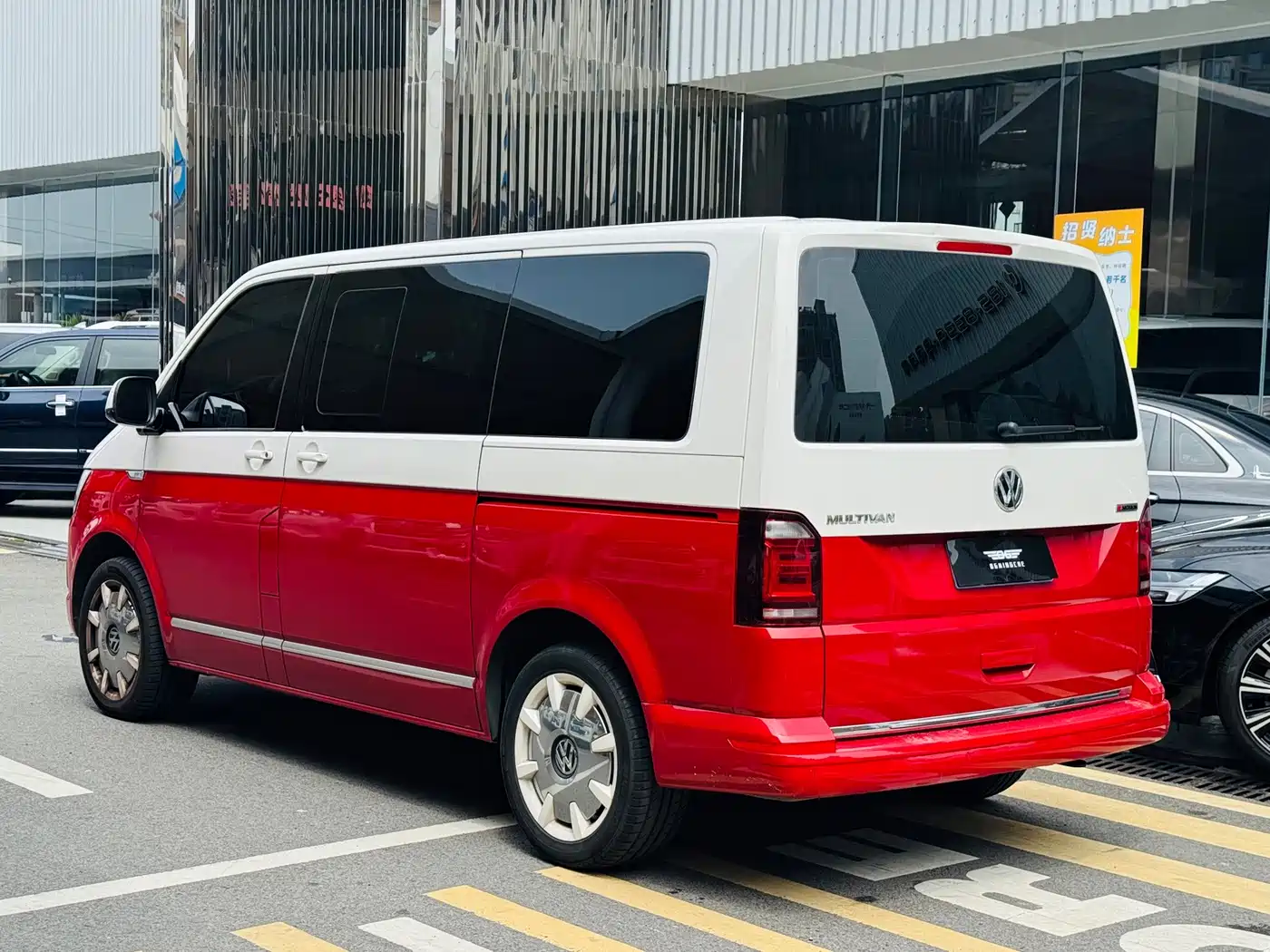 Volkswagen Multivan 2018 2018 2.0TSI 4WD Leisure Edition 7-Seater