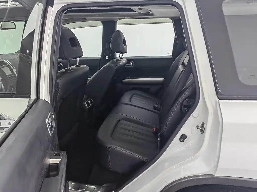 Dongfeng Fengdu MX6 2015 2015 2.0L CVT 4WD Dream Edition