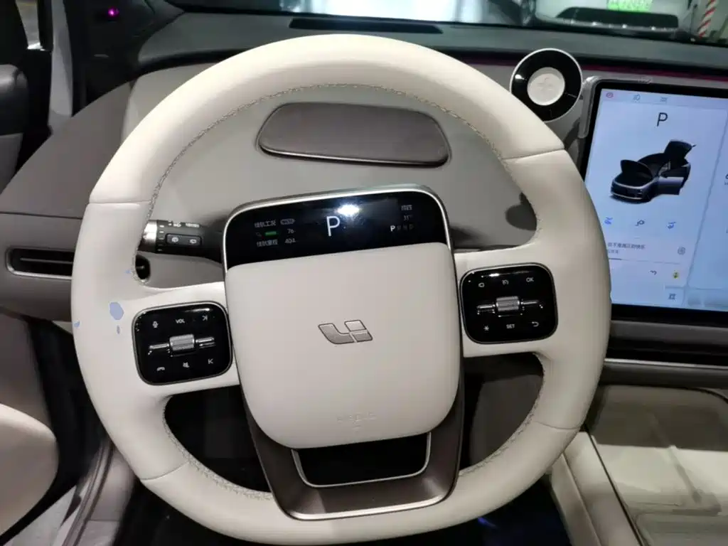 صورة 11 - Li Auto i6